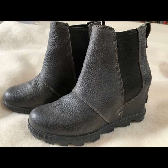 Sorel Shoes - Sorel Joan of Arctic Wedge II Chelsea Bootie.